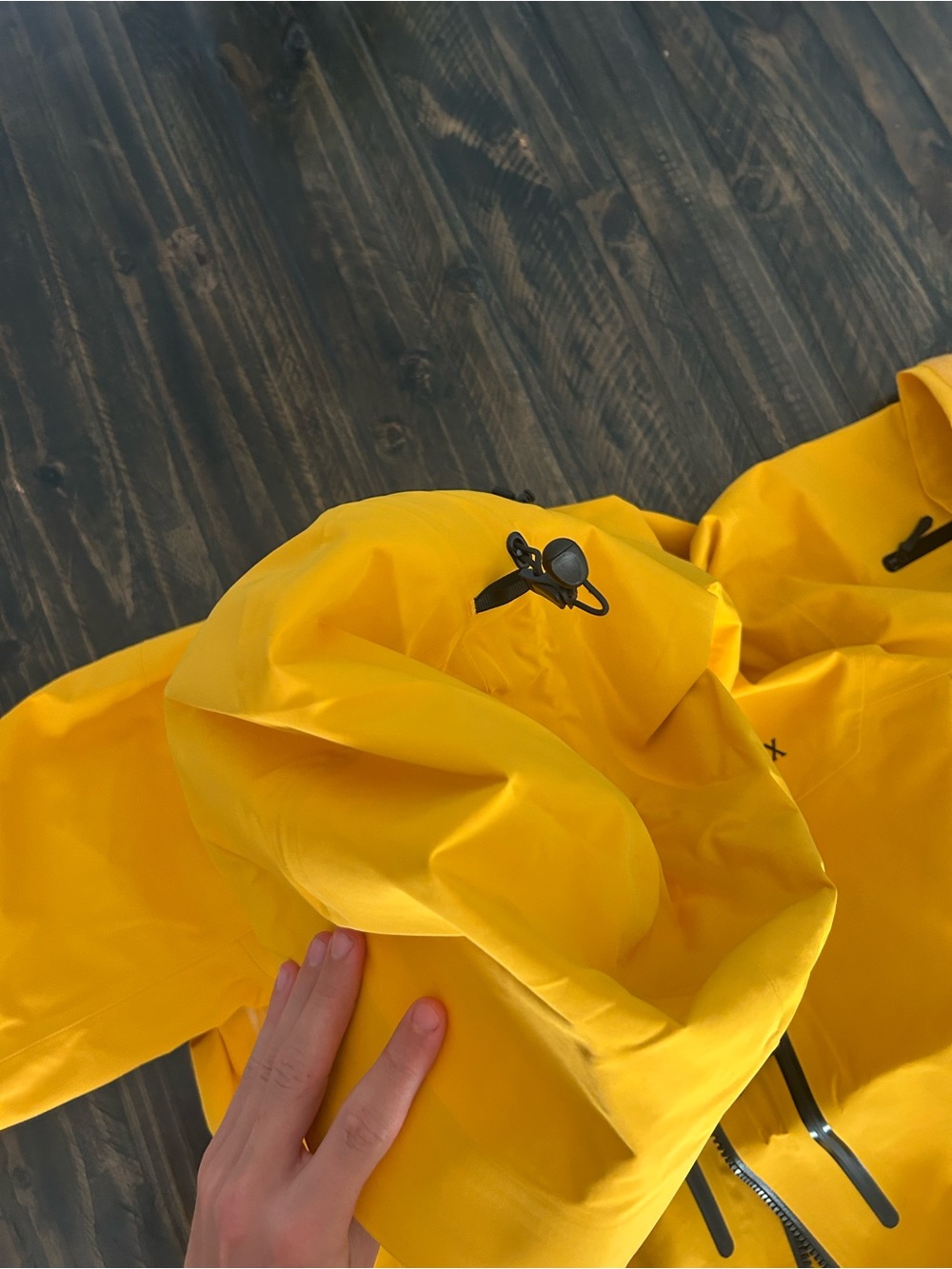 Arc'teryx men’s  Yellow Waterproof Raincoat - Picture 2 of 7